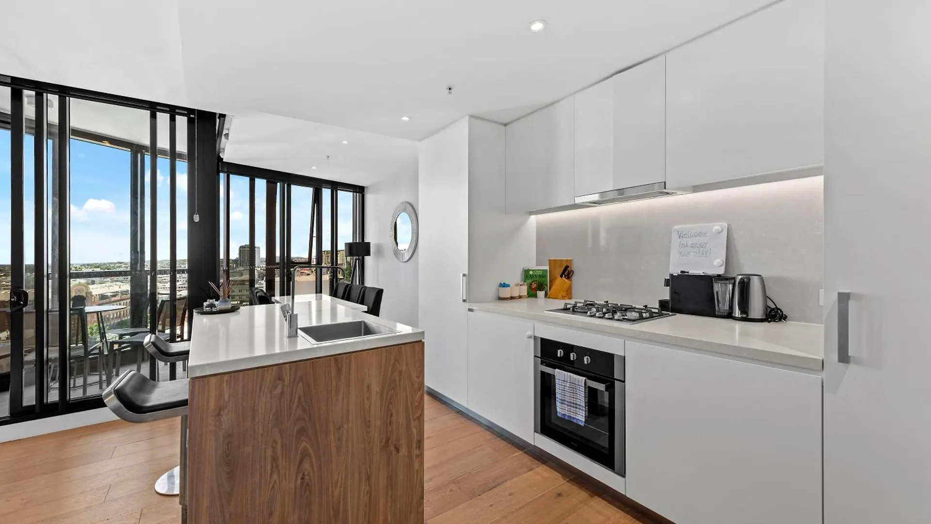 شقة Stylish 2Br With Huge Gym, Infinity Pool And Parking بريزبين 0*,  أستراليا